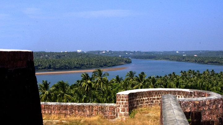 chandragiri-fort-river